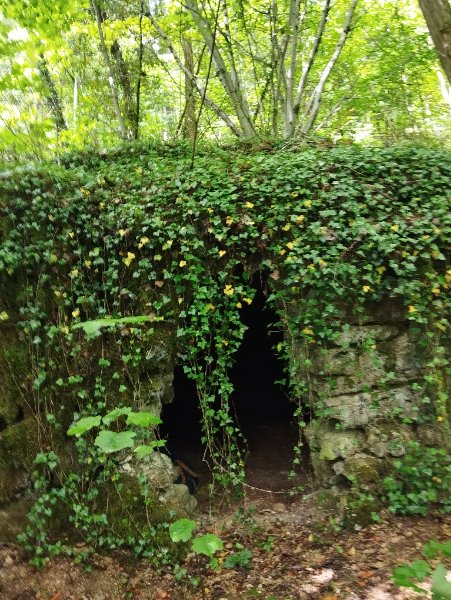 Photo de la cabane (entrée de la grotte)
Fichier manquant